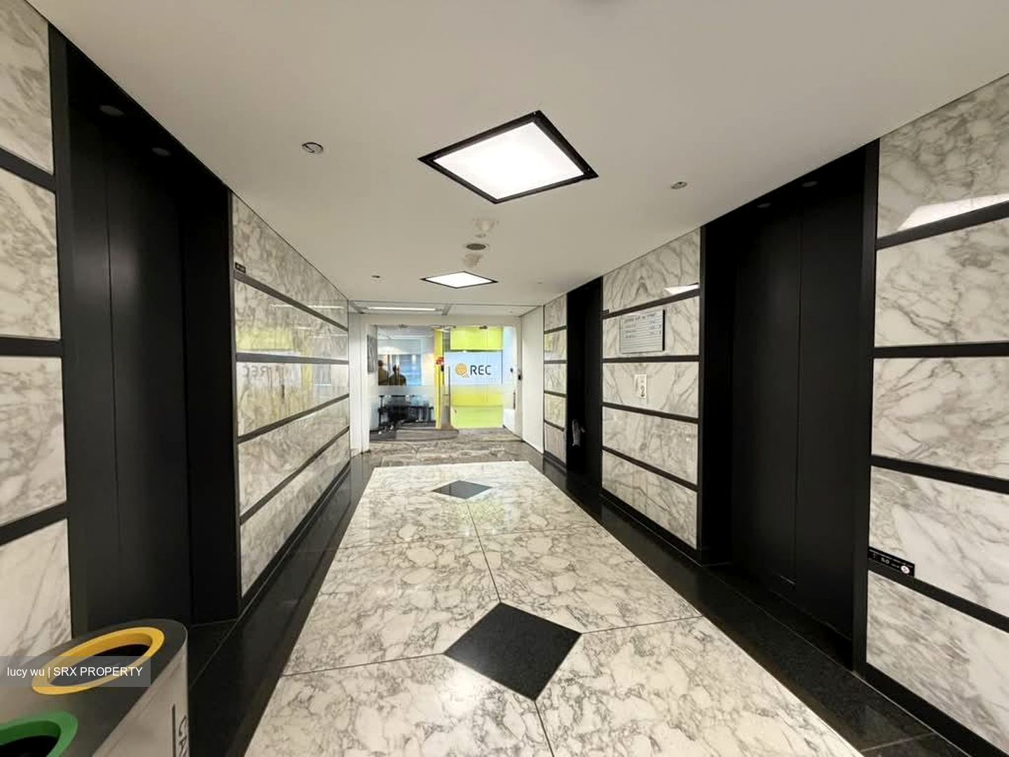 Gateway East (D7), Office #556982201
